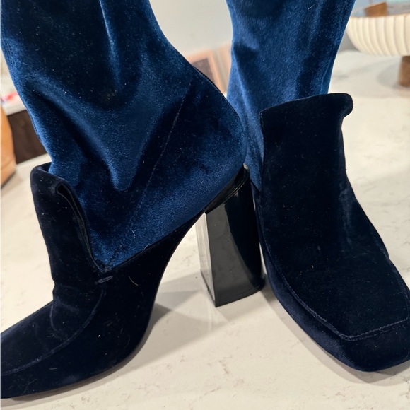 Gorgeous cobalt blue boots - Picture 4 of 7